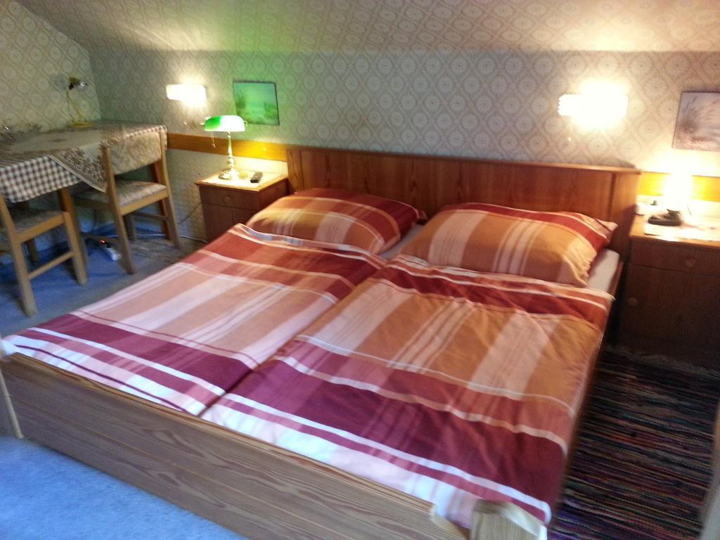 Haus Ellmaustein Bed & Breakfast Fuschl am See Oda fotoğraf